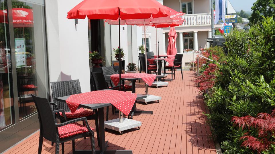 Terrasse vor der Vienna Lounge