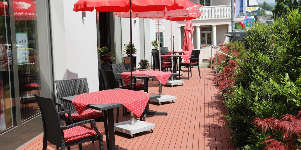 Terrasse vor der Vienna Lounge